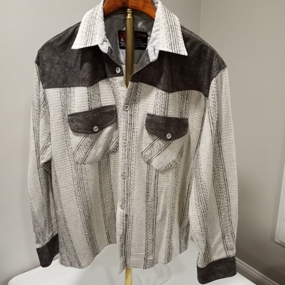 CLASSIC MEN'S WESTERN SYLE SHIRT WITH DARK BROWN YOKE & POCKETS SIZE XL